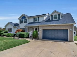 6989 Samantha Ct, Niagara Falls, NY 14304