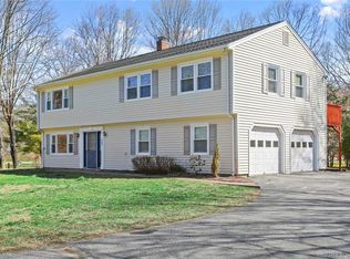 384 Pepper St, Monroe, CT 06468