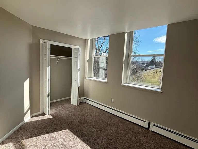 321 Monroe St — Photo 14