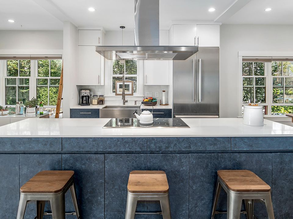 Breakfast bar