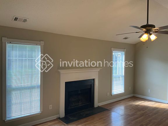 3rd image of 105 Giles Dr