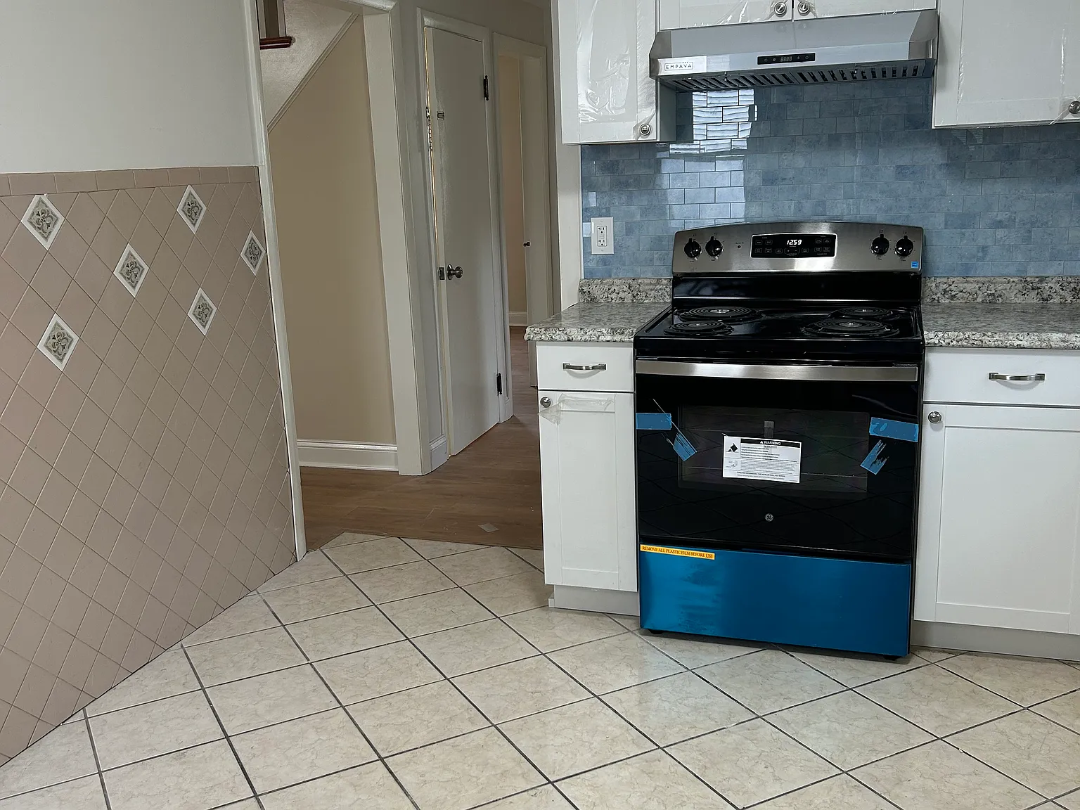 4 bed, 1615 sqft, $4,350 — Photo 3