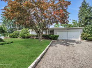 3 Freshman Ln, Stony Brook, NY 11790
