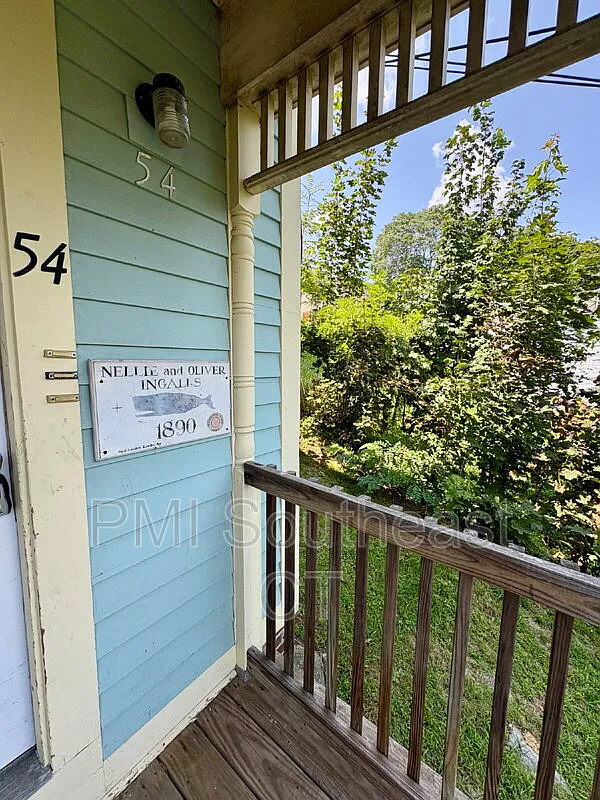 1 bed, 1.0 bath, 2447 sqft, $1,200 — Photo 1