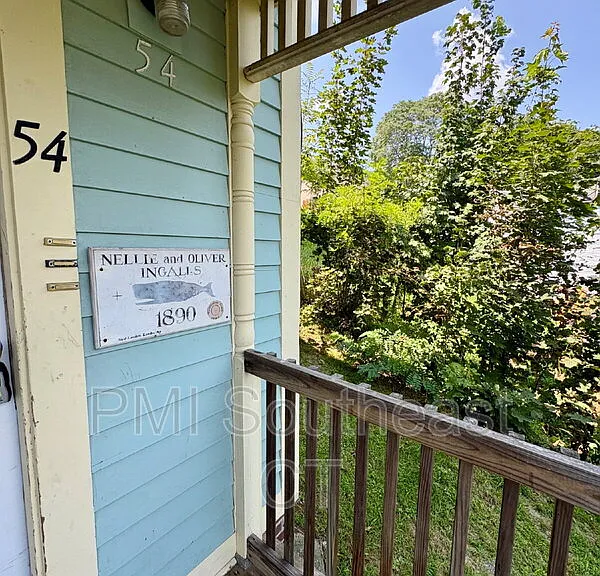54 Hempstead St #3 — Photo 1