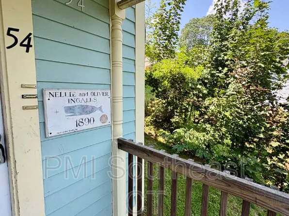 54 Hempstead St, New London, CT