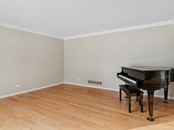 2nd image of 1123 Mill Race Ln