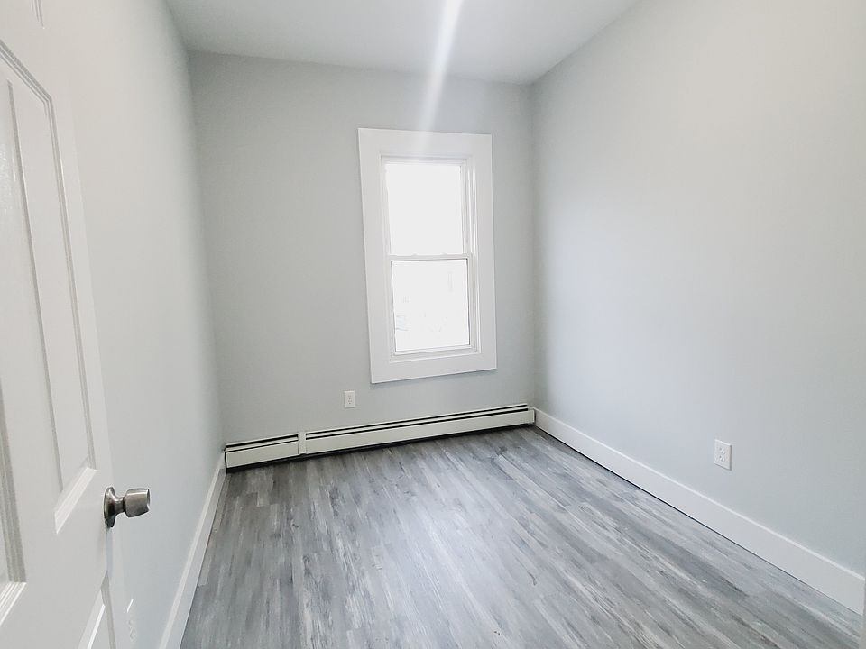 2nd image of 170 Fulton Ave Floor 2