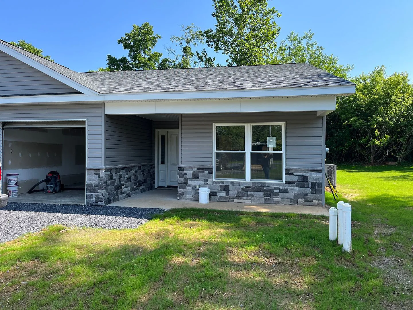 New Construction - 3 bed/2 bath Duplex on Benner Pike — Photo 2