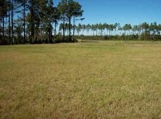 210 Twining Rose Ln, Holly Ridge, NC 28445