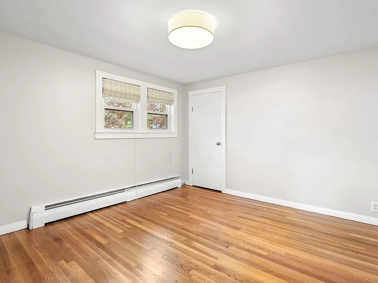 17 Scott Ave — Photo 16