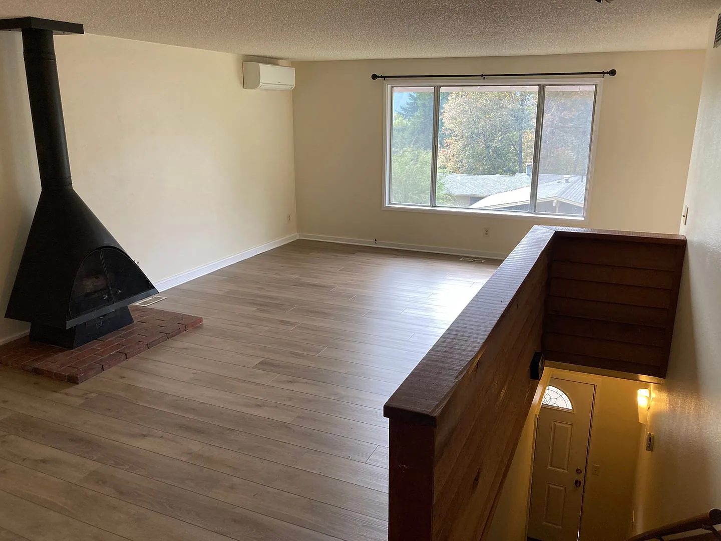 2 Bedroom Duplex in Southeast Eugene — Photo 4