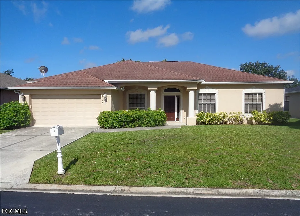 4 bed, 3.0 bath, 2384 sqft, $2,400 — Photo 1