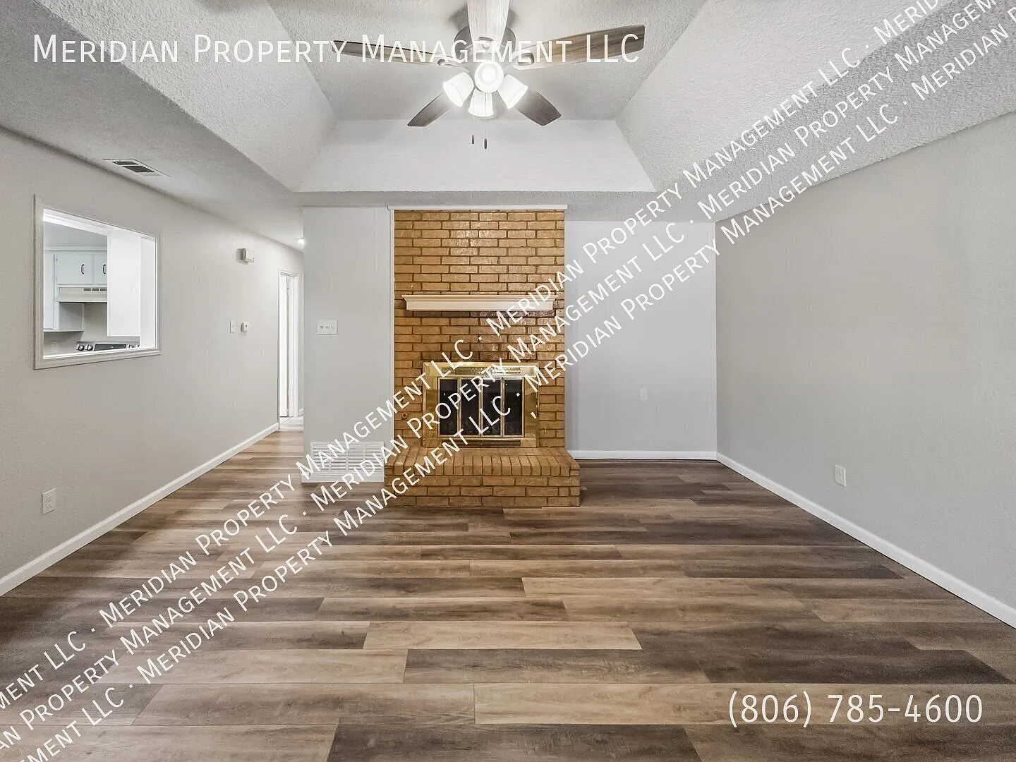 Modern 2 Bed 2 Bath with Fireplace, Laundry Room & Garage — Photo 3