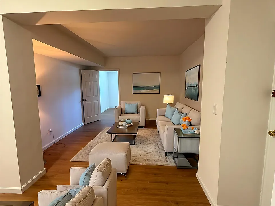 70 W 32nd St #B1