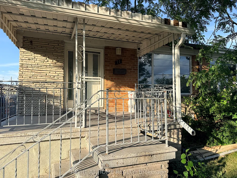 71 Navenby Cres
