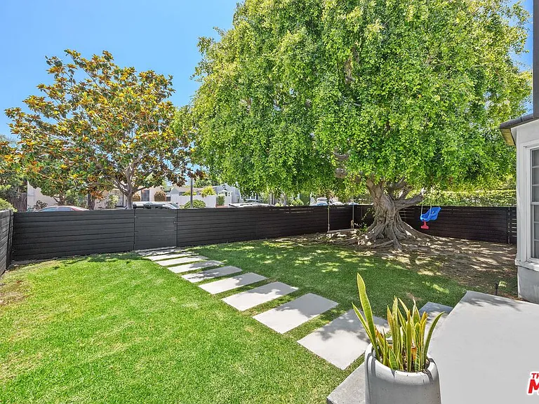 9007 David Ave — Photo 39