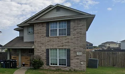 4 bed, 1634 sqft, $1,950 — Photo 1
