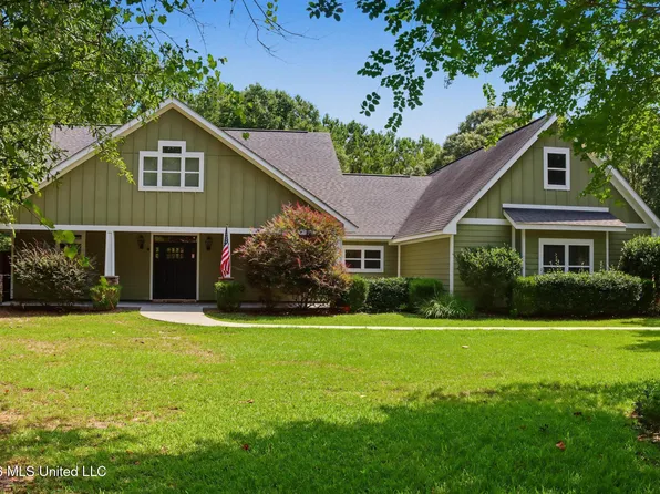 11526 Haleiwa Pl, Diamondhead, MS 39525