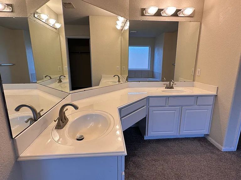 Double vanities in master bathroom
