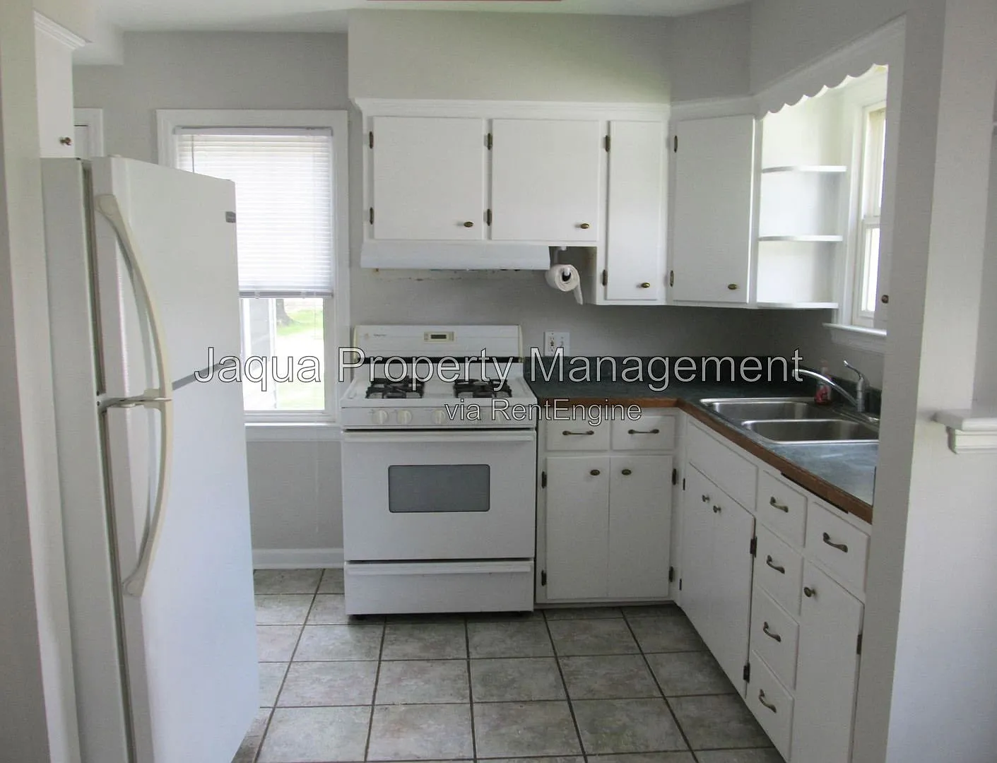 3 bed, 1.0 bath, 980 sqft, $1,325 — Photo 2