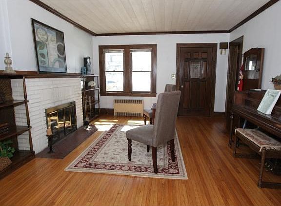 4th image of 845 Cottage Ave E