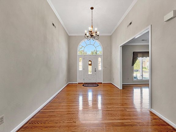5th image of 5232 Dresden Ln