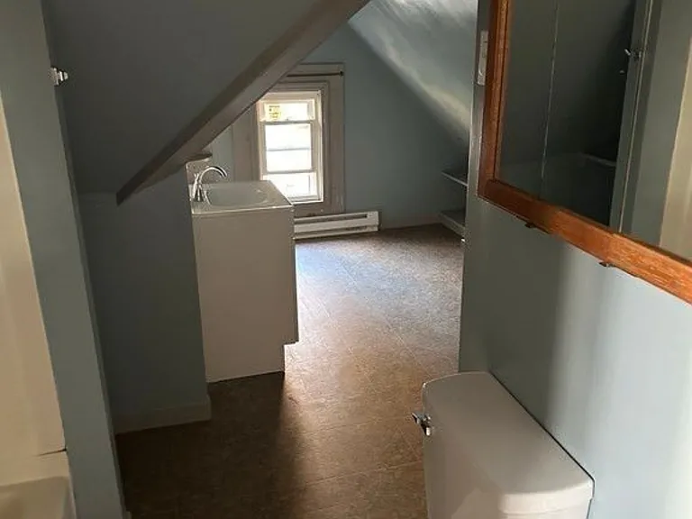 374 Washington St #3 — Photo 4