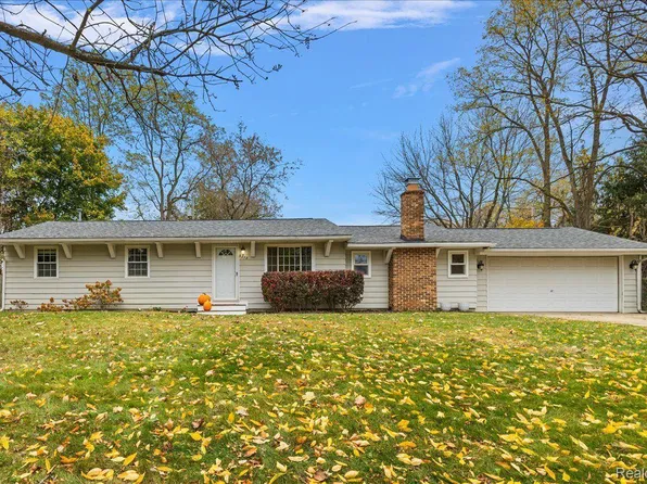 9278 Brucedale Dr, Clarkston, MI 48346