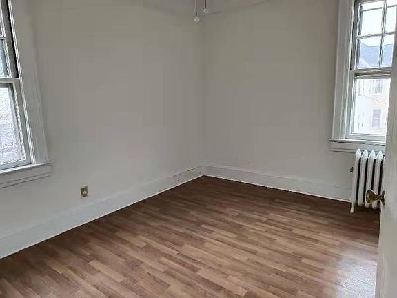 5th image of 102-30 92ave Richmond Hl #2