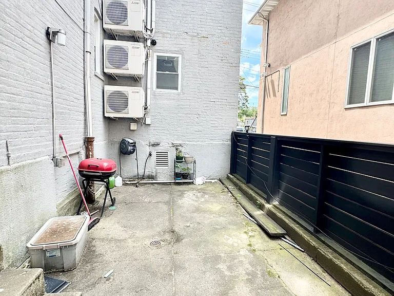 2015 Homecrest Ave #1R — Photo 11
