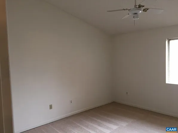 141 Green Turtle Ln, Charlottesville, VA