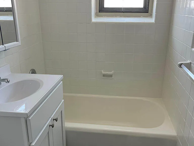 640 W 207th St #3 — Photo 4