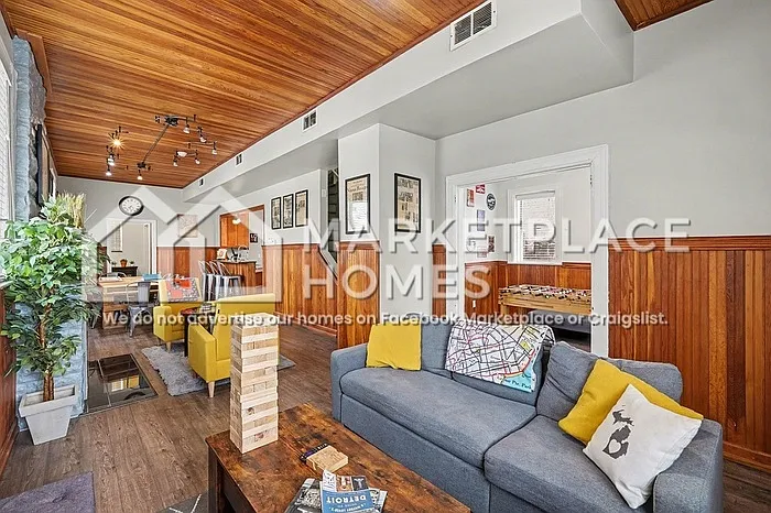 1391 Woodbridge St — Photo 7