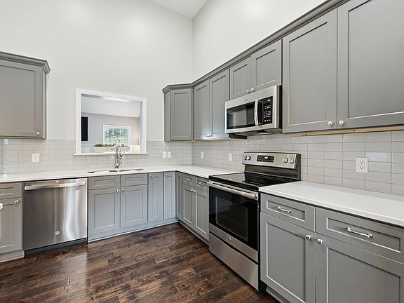 2nd image of 7410 Pfizer Dr