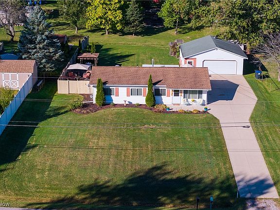 3rd image of 2148 Hathaway Dr