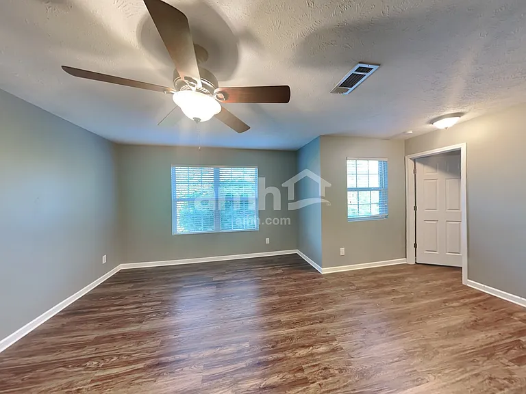 1010 Harmony Ln — Photo 19