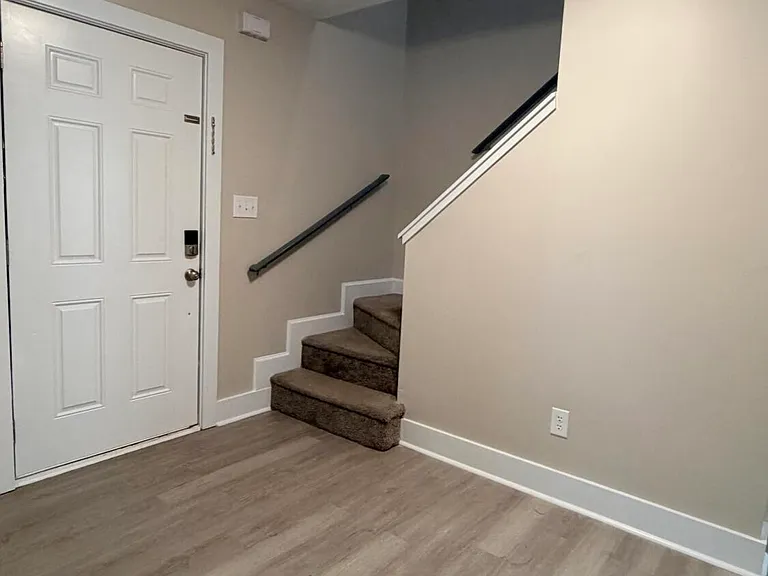 220 Branchwood Dr — Photo 4