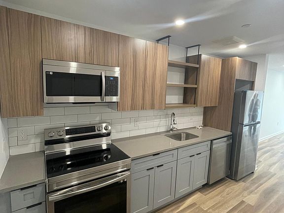 3rd image of 504 Market St #3C