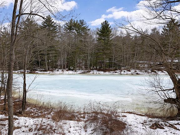 5th image of 586 Plains Road