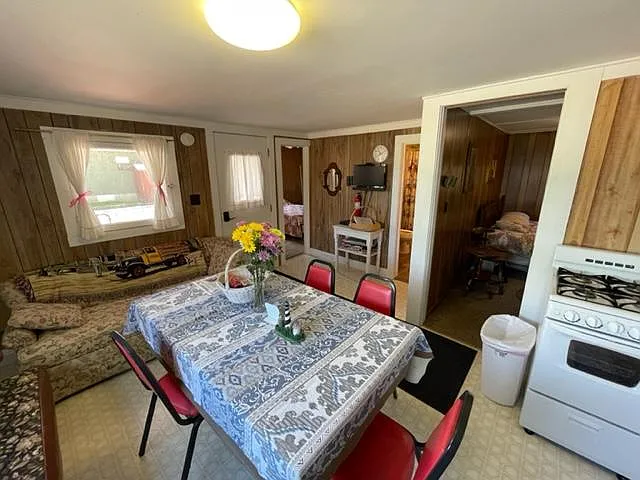 Kitchen/Living Area