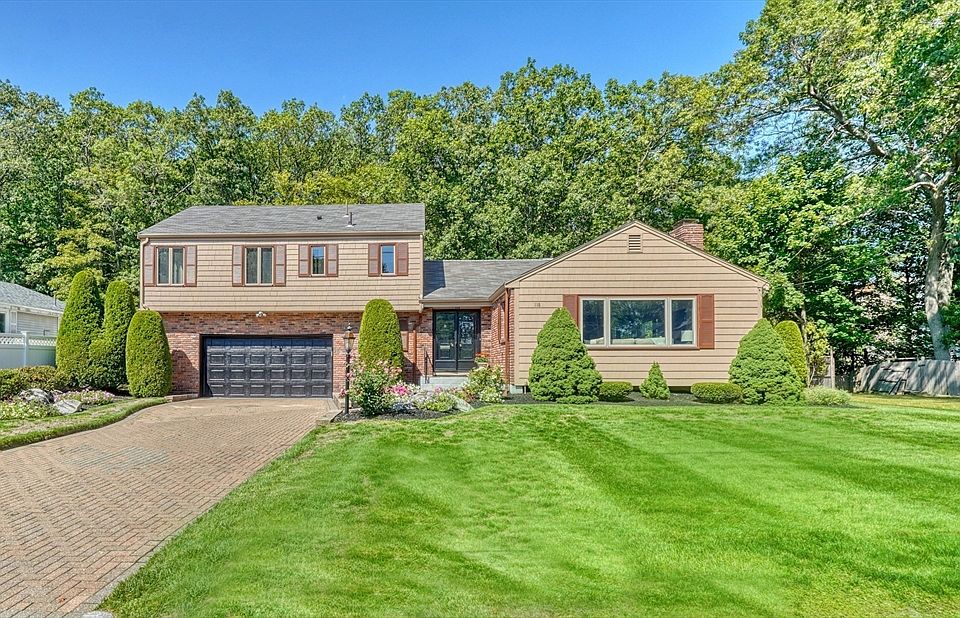 1st image of 118 Woodcrest Dr