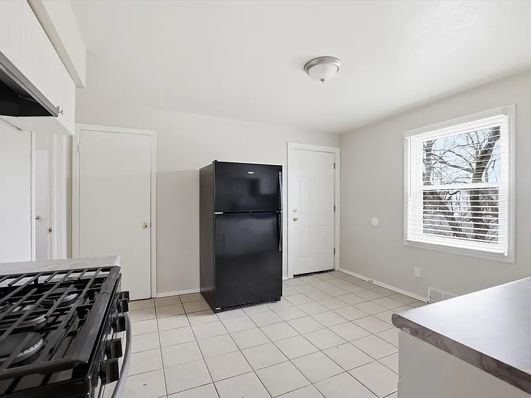 101 W Meinecke Ave #105 — Photo 9