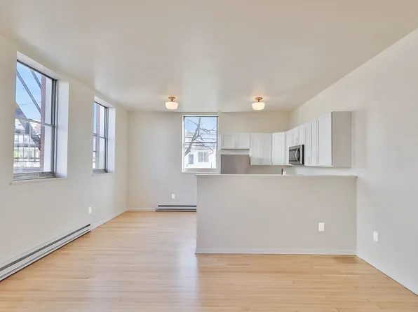 215 E High St APT J, Hellertown, PA 18055