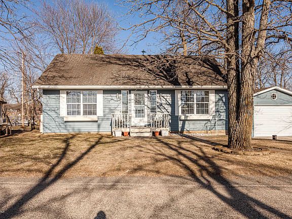 2nd image of 30588 Edgewater Dr