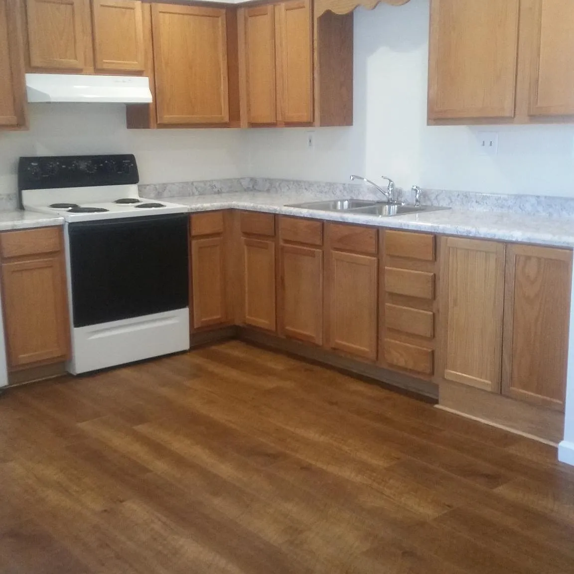 2 bed, 820 sqft, $1,375 — Photo 1