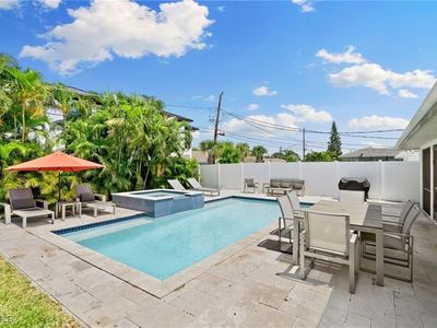 521 102nd Ave N, Naples, FL, 34108