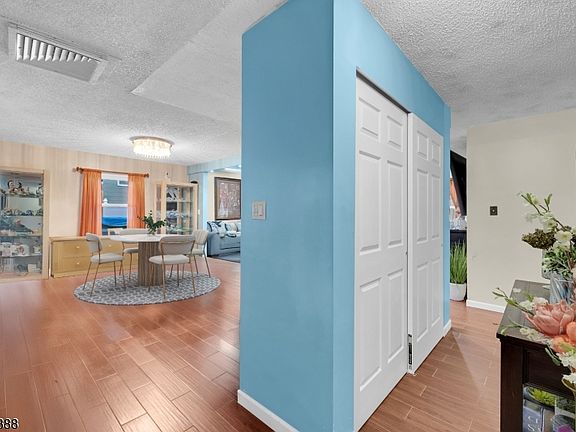 5th image of 30 General Ln