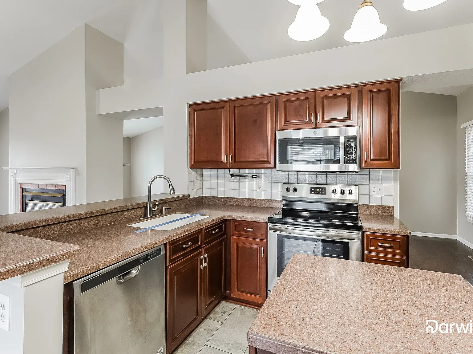 3 bed, 2.0 bath, 1768 sqft, $2,050 — Photo 2