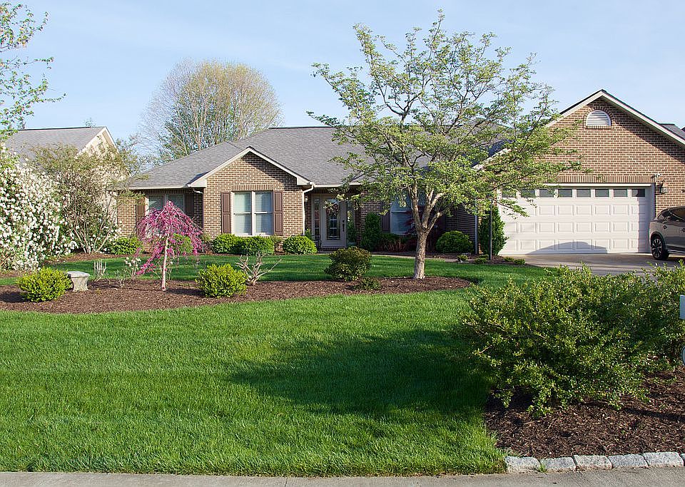 1st image of 818 Mahone Dr